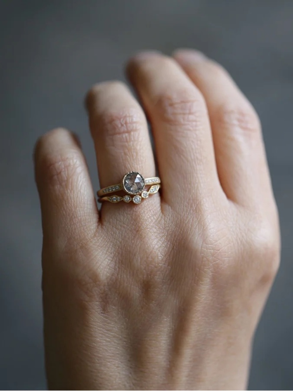 18k Yasuko Azuma Leaf Bezel Ring — Sz. 8.75 Wedding Band - Picture 3 of 3